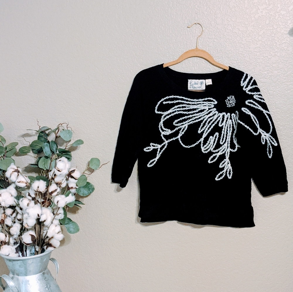Field Flower Black & White Floral Sweater Sz S